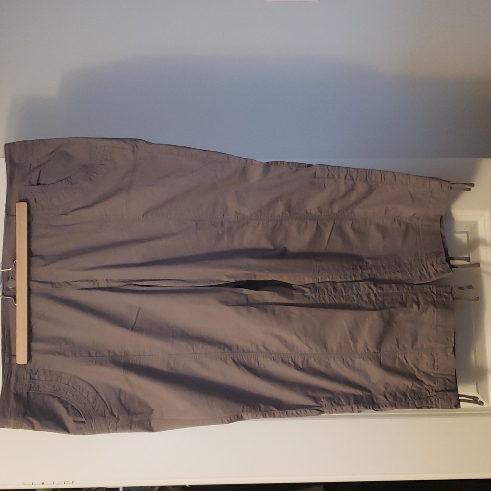 Cotton Capri Pants with Double Sided Ruching on Legs